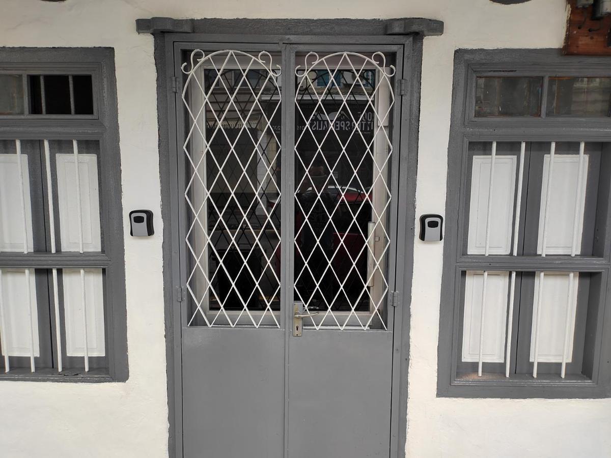 Hutton Lane Hostel Georgetown Esterno foto